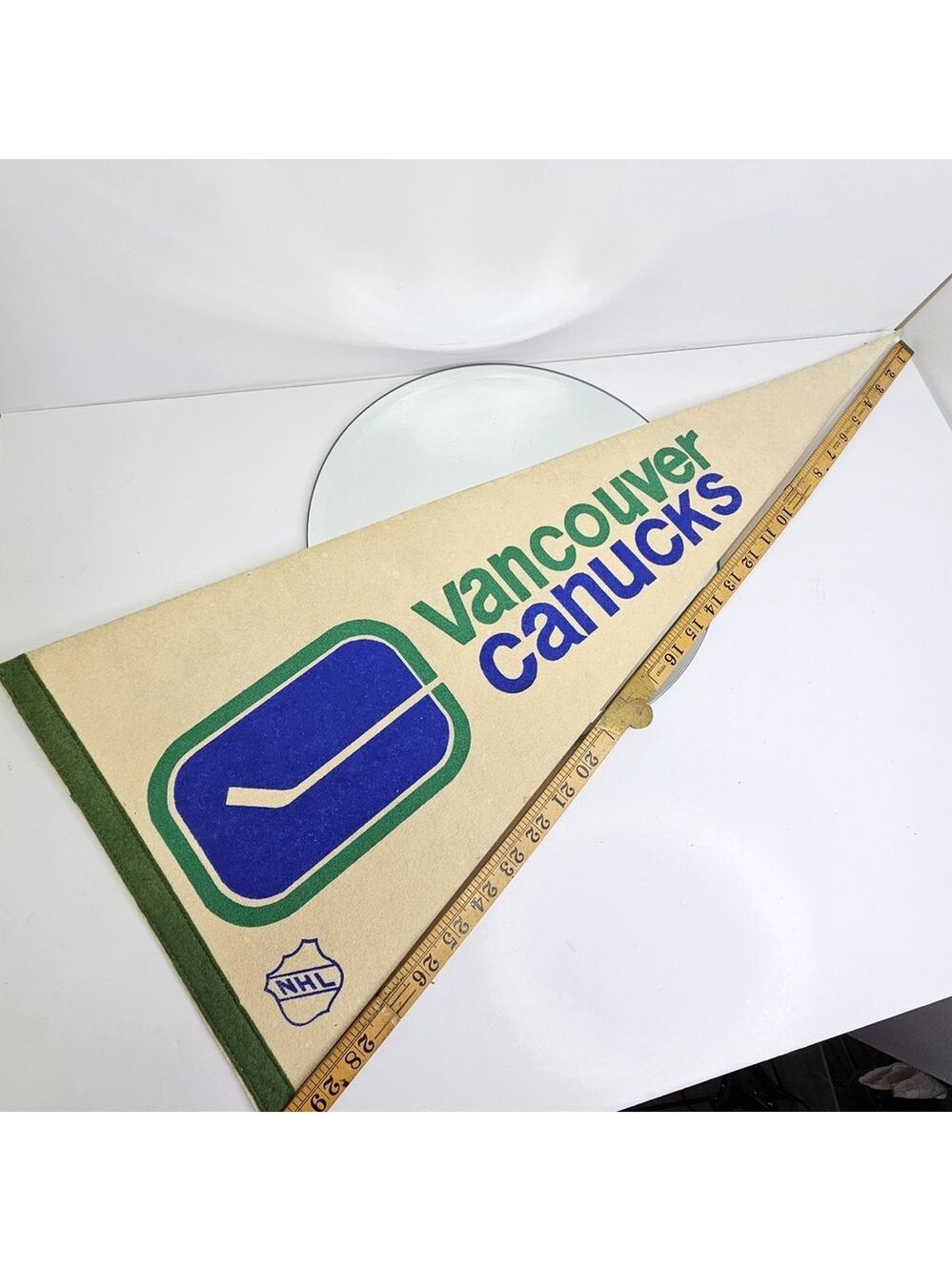 Vancouver Canucks NHL HOCKEY PENNANT FLAG Canada Vintage 30" X 12" USA
